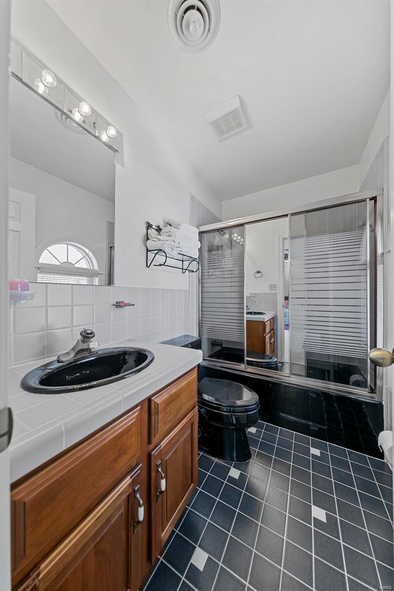 9792 Old Warson Road St. Louis, MO 63124 - Photo 49 of 64 Gallery Image 49
