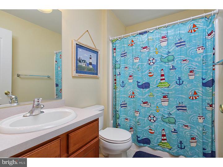 1366 Riley Avenue Westville, NJ 08093 - Photo 15 of 20 Bathroom