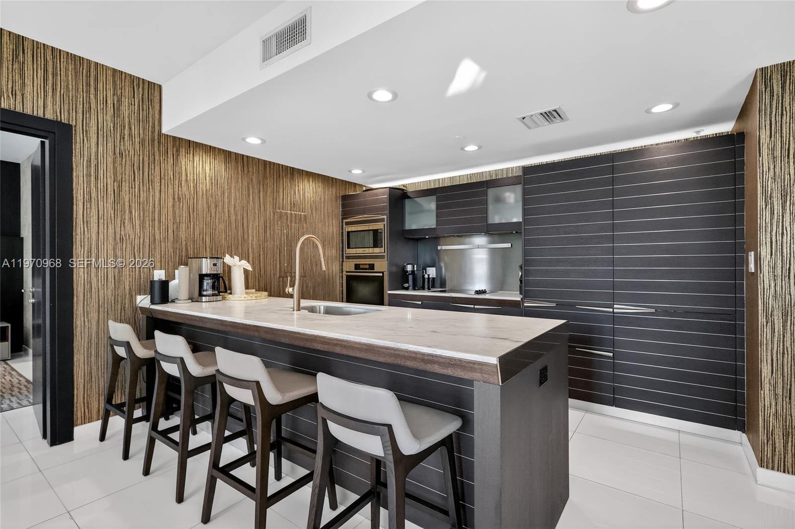 200 Biscayne Blvd Way, Unit 1108 Miami, FL 33131 - Photo 5 of 38