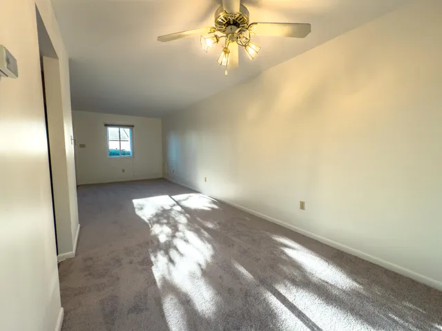 a view of empty room with window