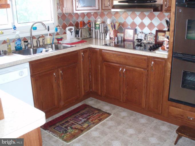 8221 Scotts Level Road Pikesville, MD 21208 - Photo 7 of 11 Kitchen