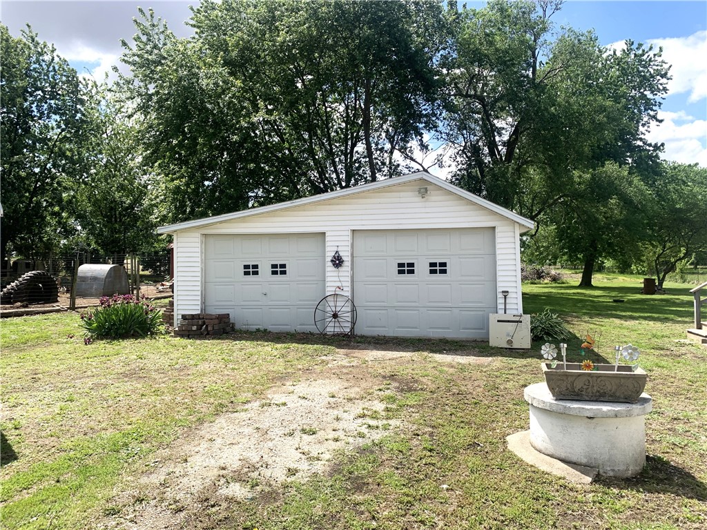 179 North 2000 East Road Rosamond, IL 62083 - Photo 2 of 13