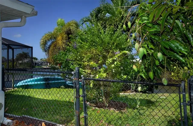 $5,200 | 2802 Southwest 20th Avenue, Cape Coral, FL 33914