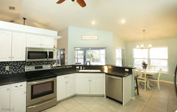 $5,200 | 2802 Southwest 20th Avenue, Cape Coral, FL 33914