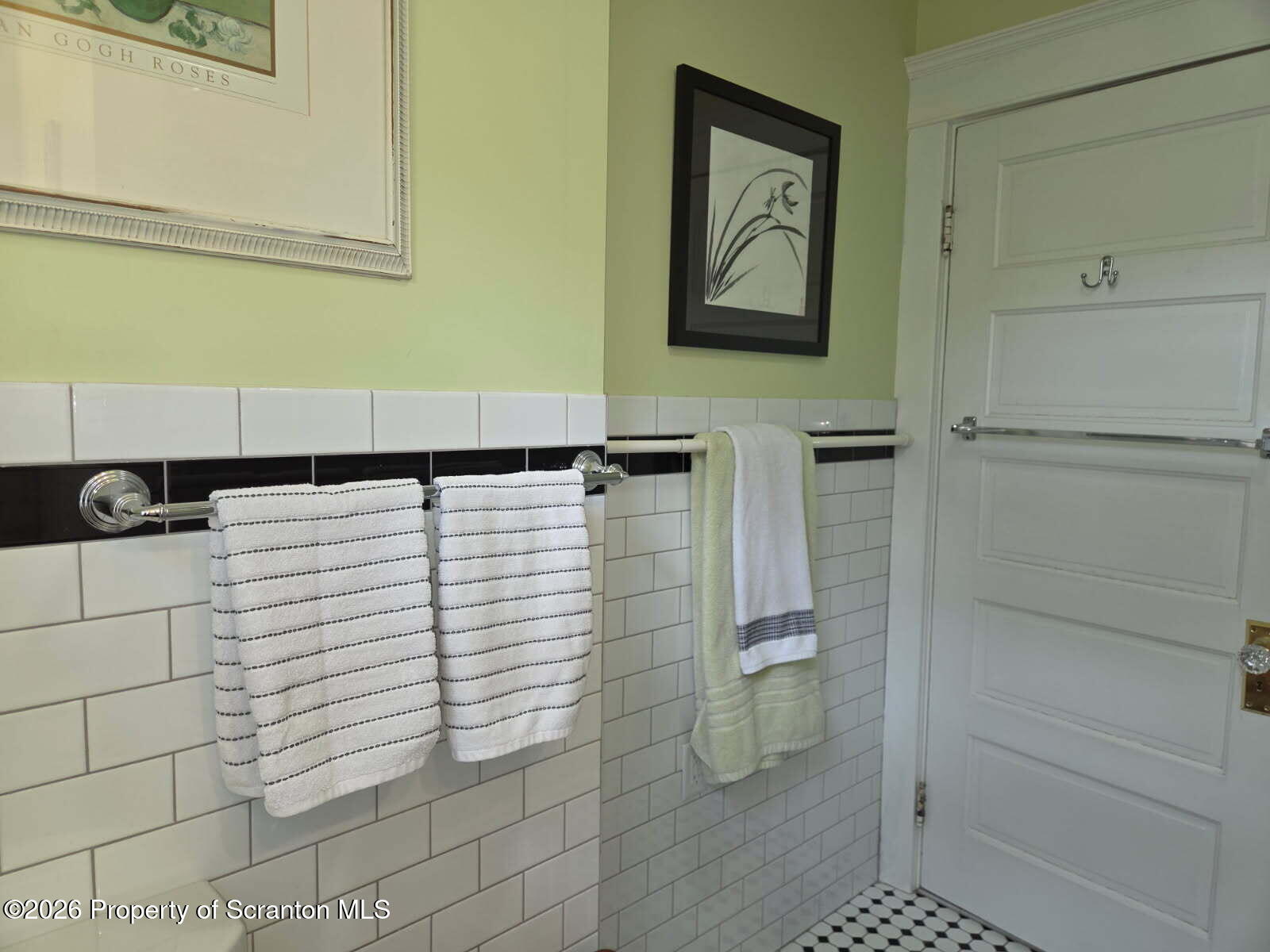 229 East Mountain Road Scranton, PA 18505 - Photo 34 of 47 a bathroom with a shower and toilet