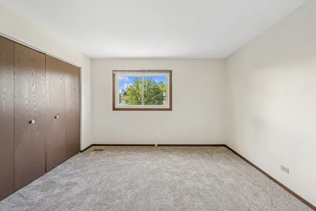 $2,400 | 366 Manning Drive, Wood Dale, IL 60191