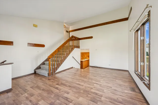 $2,400 | 366 Manning Drive, Wood Dale, IL 60191