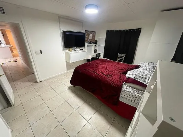 $100,000 | 11201 Southwest 55th Street, Unit D16, Hialeah, FL 33015