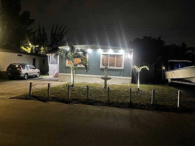 11201 Southwest 55th Street, Unit D16 Hialeah, FL 33015 - Photo 22 of 28