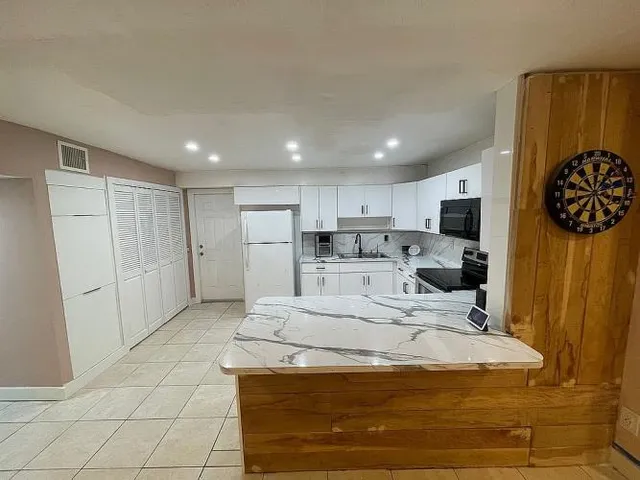 $100,000 | 11201 Southwest 55th Street, Unit D16, Hialeah, FL 33015