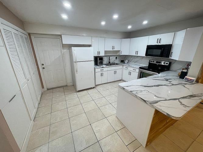 11201 Southwest 55th Street, Unit D16 Hialeah, FL 33015 - Photo 27 of 28