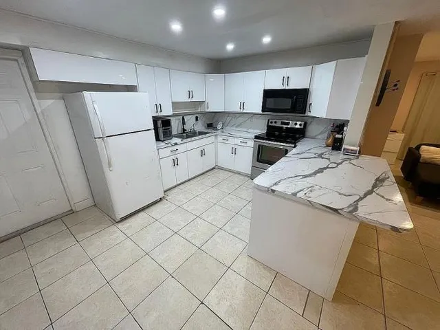 $100,000 | 11201 Southwest 55th Street, Unit D16, Hialeah, FL 33015