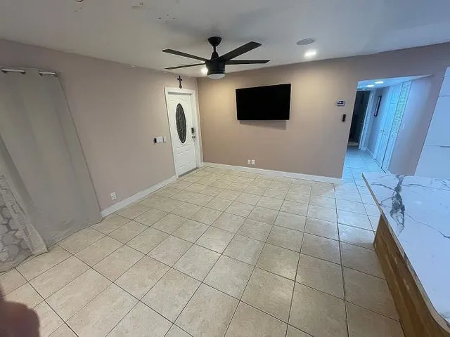 $100,000 | 11201 Southwest 55th Street, Unit D16, Hialeah, FL 33015