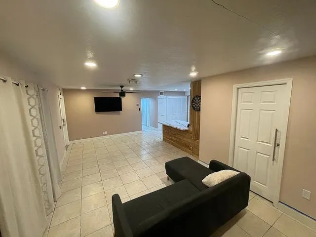 $100,000 | 11201 Southwest 55th Street, Unit D16, Hialeah, FL 33015