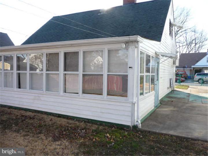 9203 Treaty Road Philadelphia, PA 19114 - Photo 23 of 24 Sun Room