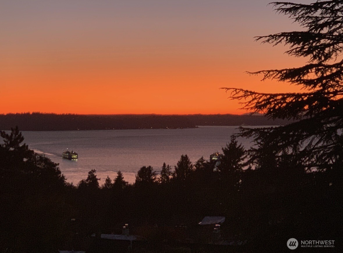 8620 Vashon View Southwest Seattle, WA 98136 - Photo 19 of 40