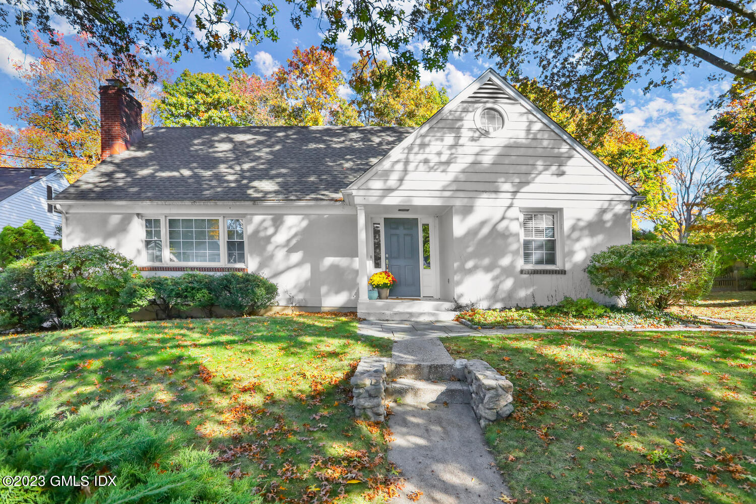 11 Manor Road Old Greenwich, CT 06870 - Photo 2 of 19 a view of a house with backyard and sitting area