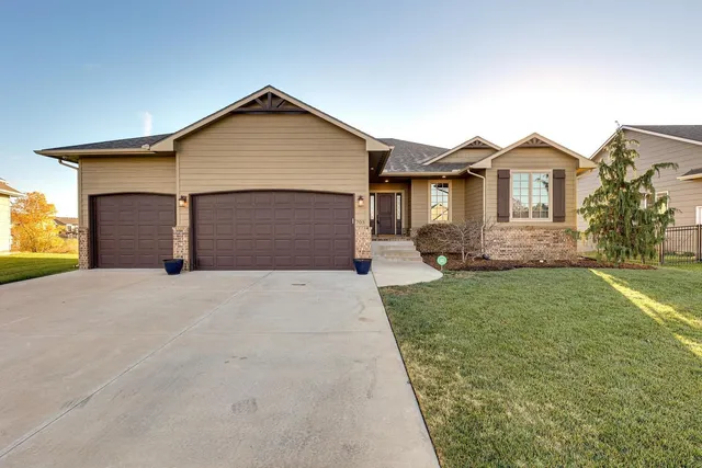 $532,500 | 703 West Sandstone Court, Andover, KS 67002