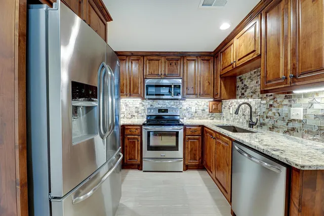 $532,500 | 703 West Sandstone Court, Andover, KS 67002