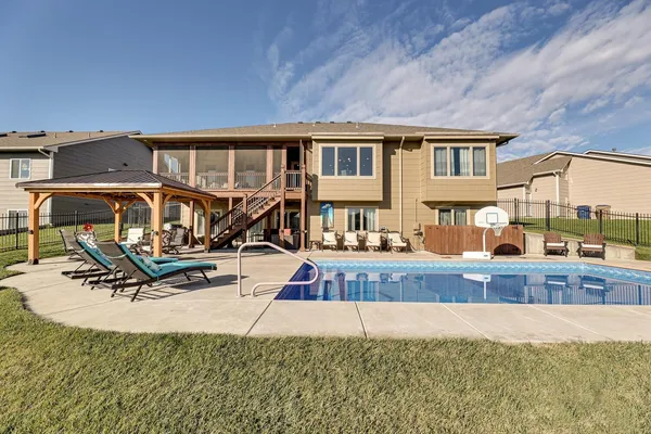 $532,500 | 703 West Sandstone Court, Andover, KS 67002