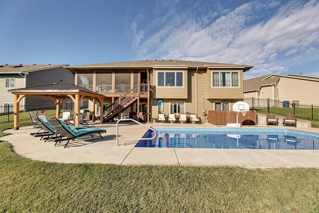 $532,500 | 703 West Sandstone Court, Andover, KS 67002