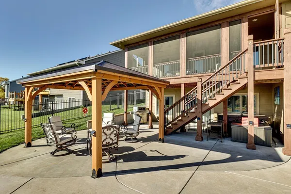 $532,500 | 703 West Sandstone Court, Andover, KS 67002