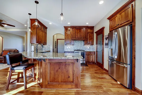 $532,500 | 703 West Sandstone Court, Andover, KS 67002