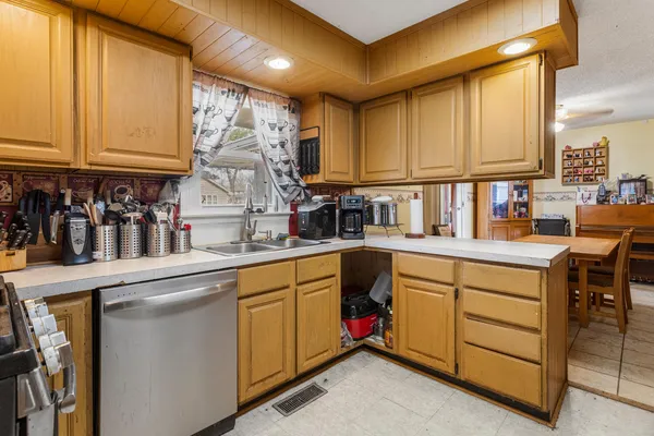 $259,900 | 5 Truman Court, Philo, IL 61864