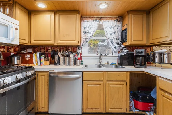 $255,000 | 5 Truman Court, Philo, IL 61864