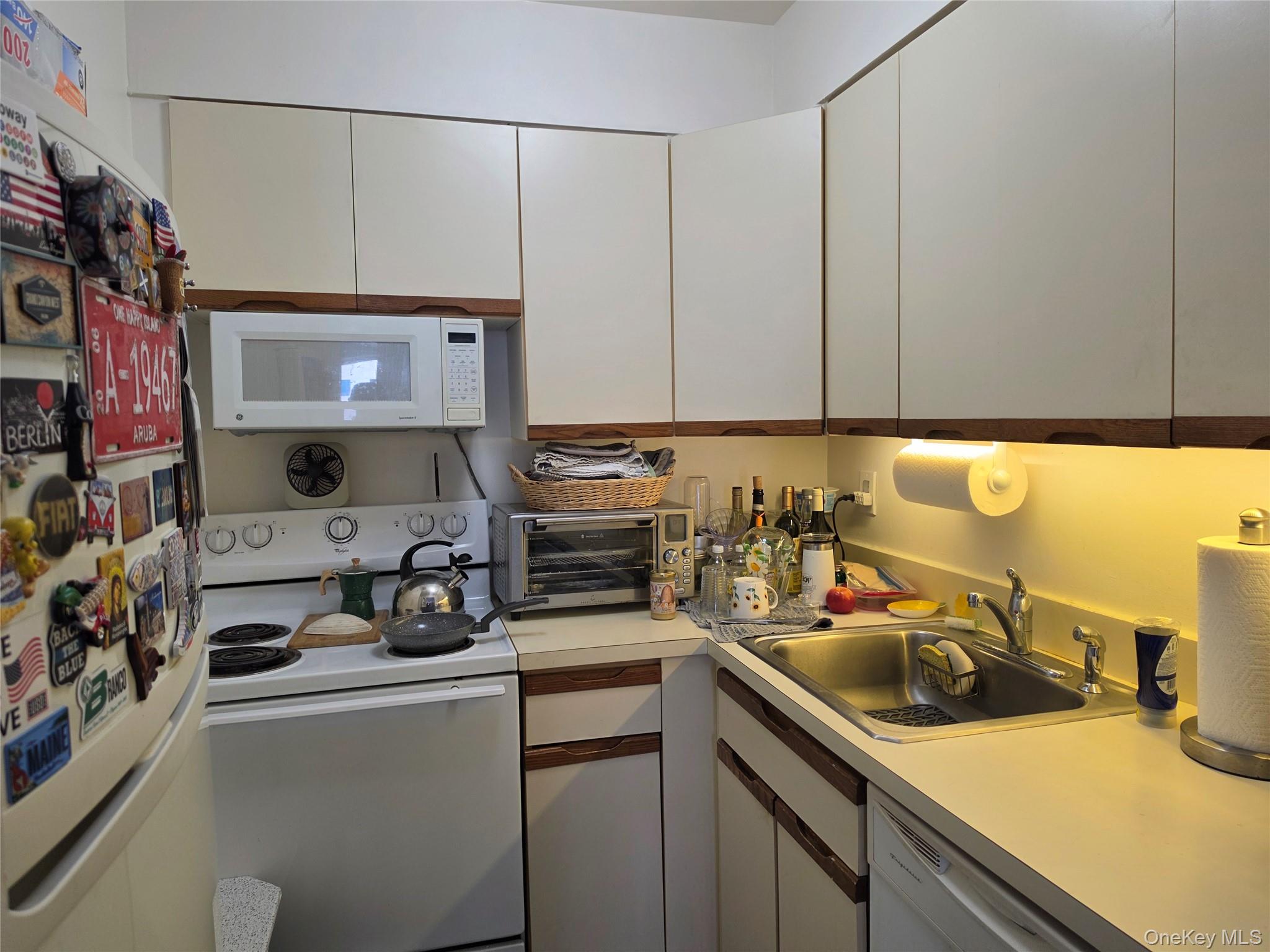 360 Shore Road, Unit 5A Long Beach, NY 11561 - Photo 9 of 16