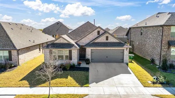 $2,800 | 7518 Prairie Holly Lane, Venus, TX 76084