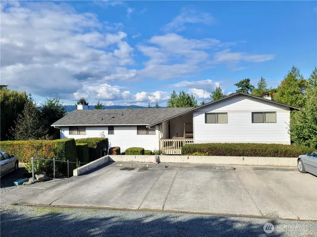 $1,550 | 184 Belvedere Road, Unit 3, Camano Island, WA 98282