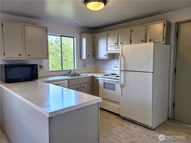 $1,550 | 184 Belvedere Road, Unit 3, Camano Island, WA 98282