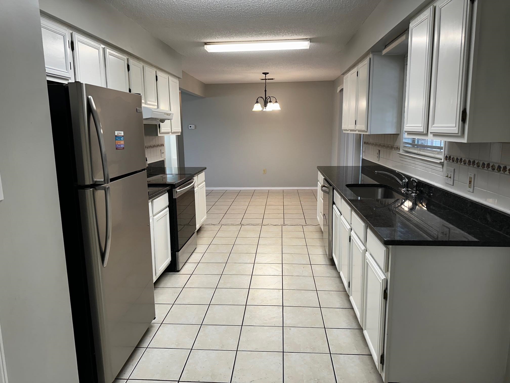 506 Ariel Avenue Foley, AL 36535 - Photo 25 of 48 Galley Kitchen