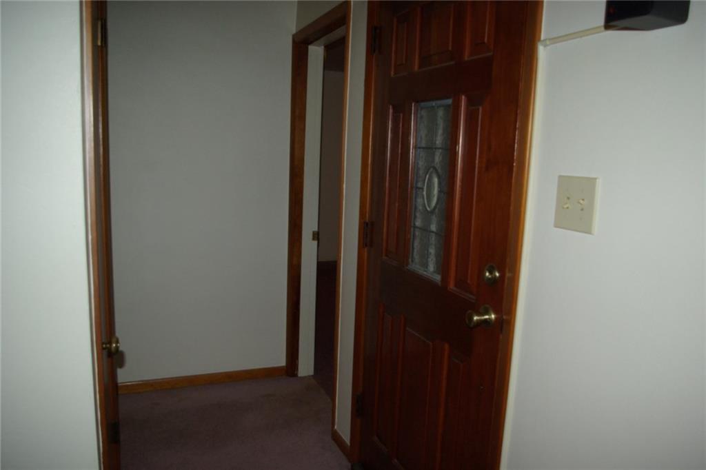 222 Singer Avenue McKees Rocks, PA 15136 - Photo 7 of 19 Entry