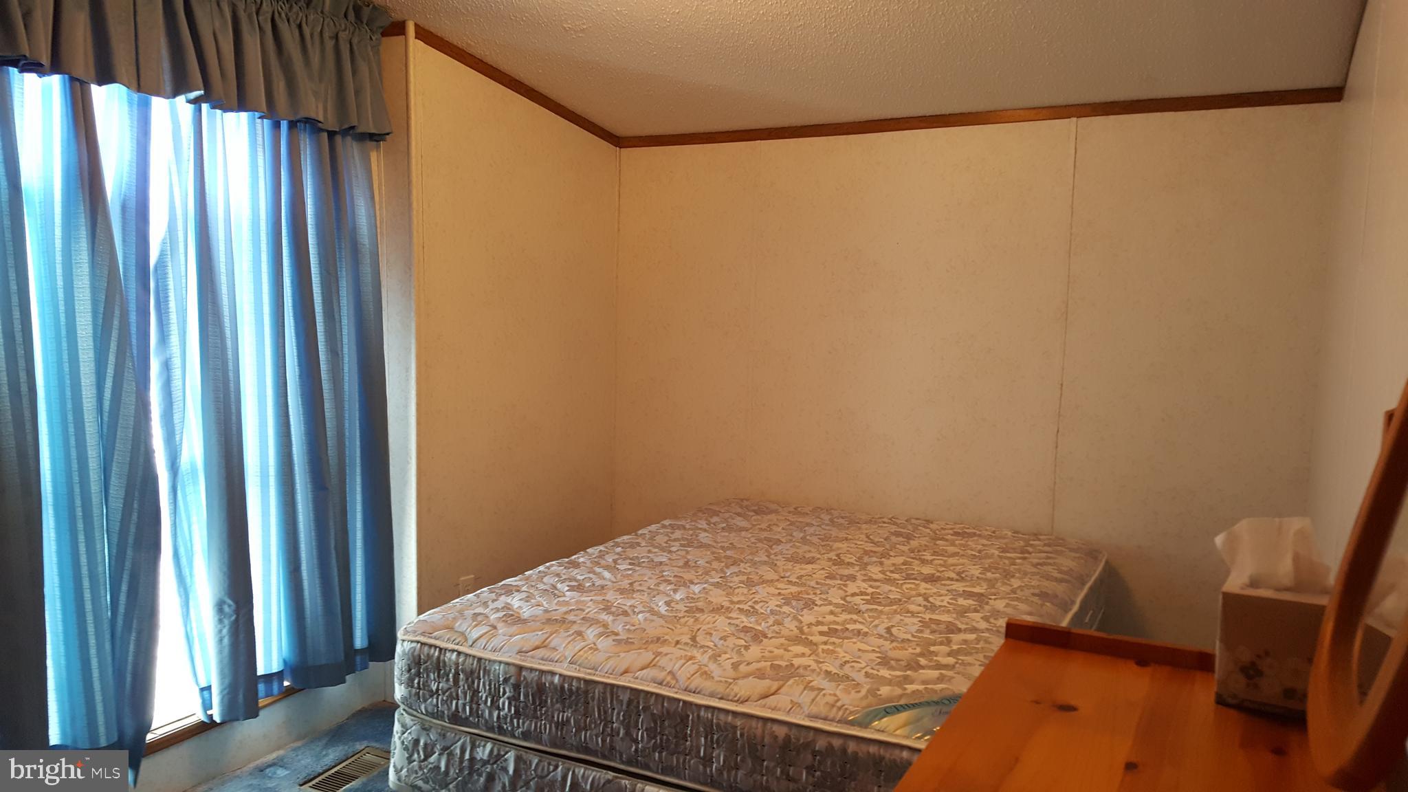 21 Cecilton Manor Drive Warwick, MD 21912 - Photo 11 of 16 Front bedroom