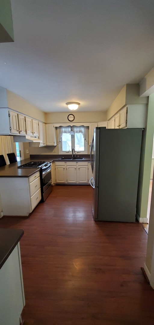997 Ruth Drive Elgin, IL 60123 - Photo 2 of 27