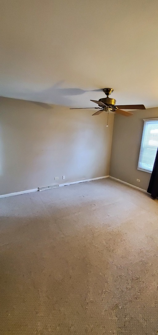 997 Ruth Drive Elgin, IL 60123 - Photo 12 of 27