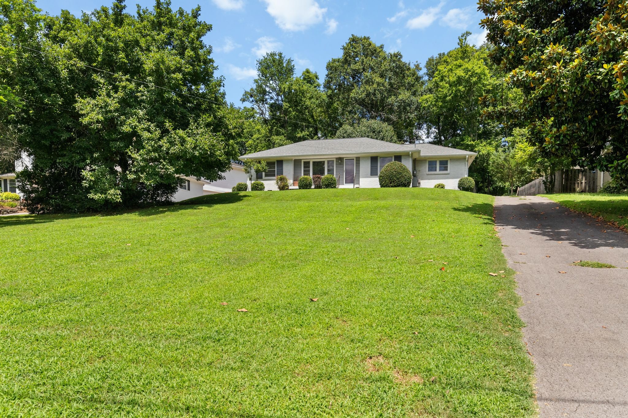 153 Spring Valley Road Nashville, TN 37214 - Photo 2 of 32 Gallery Image 2