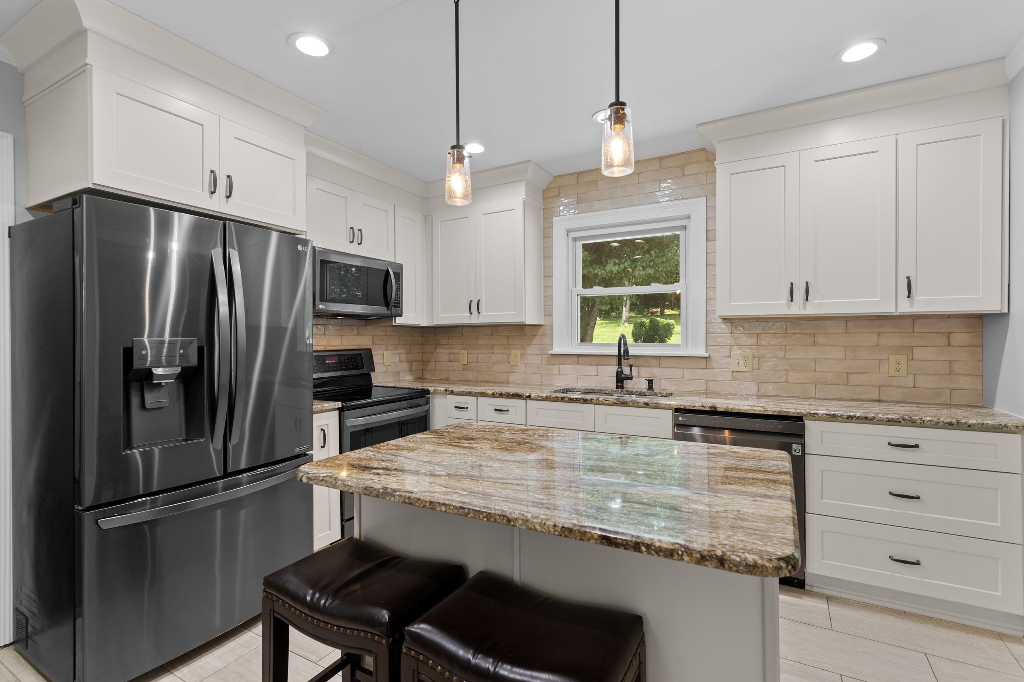 153 Spring Valley Road Nashville, TN 37214 - Photo 4 of 32 Gallery Image 4