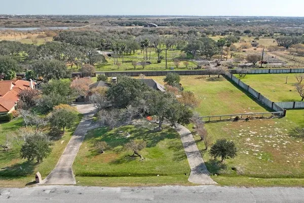 $5,200 | 3417 Newcastle Drive, Corpus Christi, TX 78418