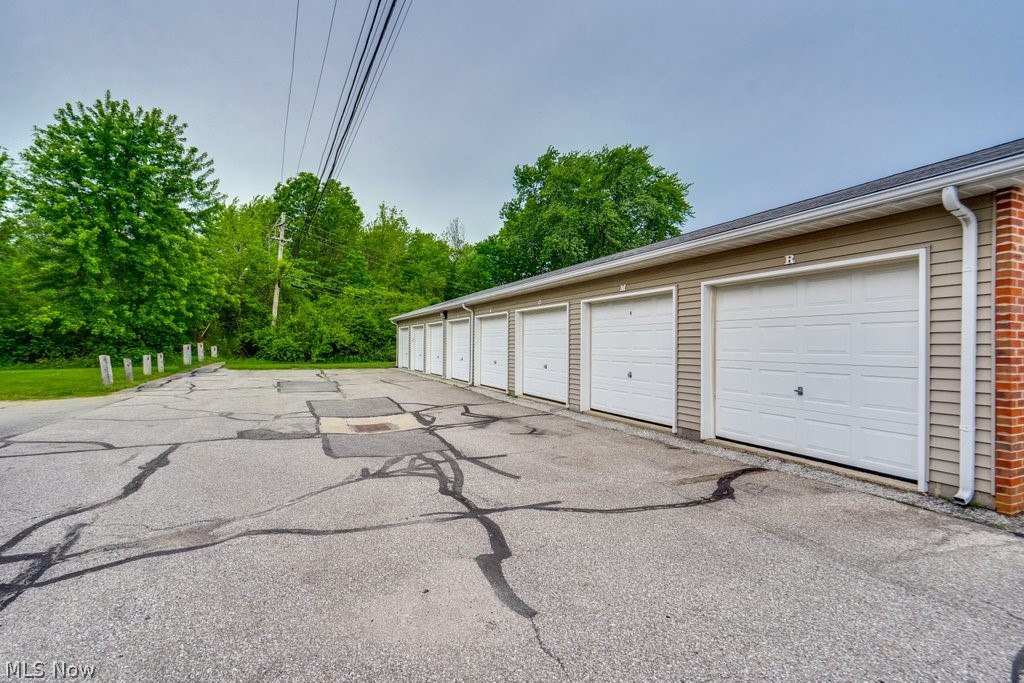 216 Moore Road, Unit 4M Avon Lake, OH 44012 - Photo 19 of 20