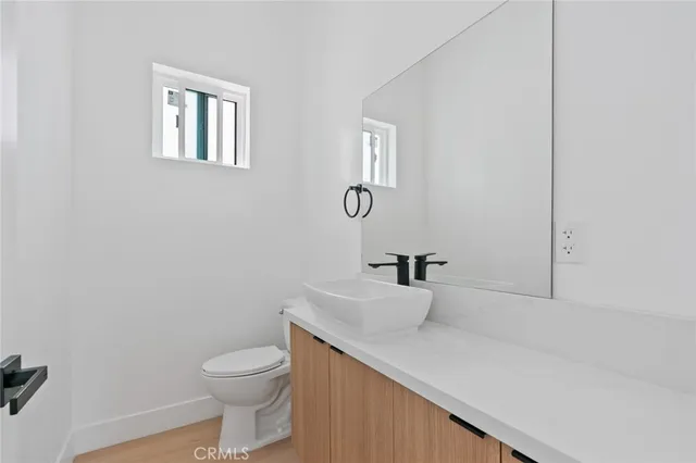 $4,196 | 2637 South Garth Avenue, Unit A, Los Angeles, CA 90034