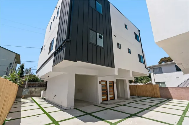 $4,196 | 2637 South Garth Avenue, Unit A, Los Angeles, CA 90034