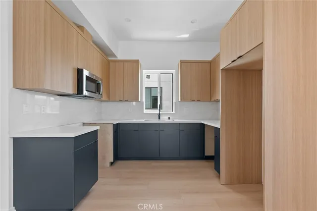 $4,196 | 2637 South Garth Avenue, Unit A, Los Angeles, CA 90034