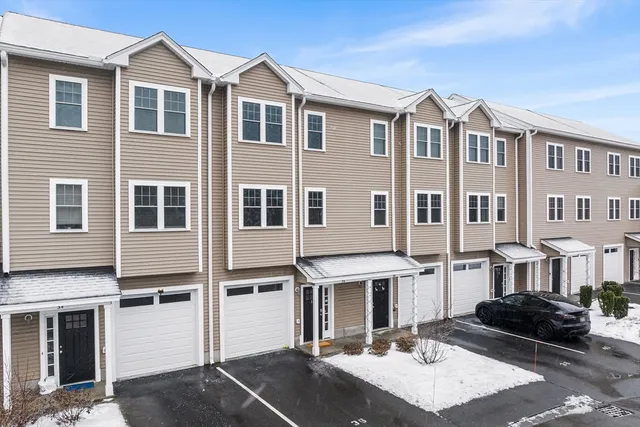 $519,000 | 7 Gorham Street, Unit 36, Chelmsford, MA 01824