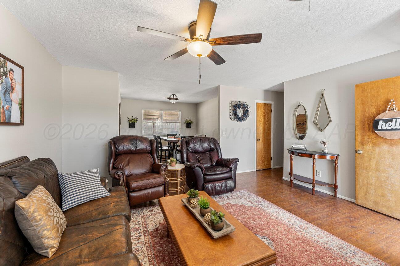 303 Cherry Street Claude, TX 79019 - Photo 19 of 32 Living-4