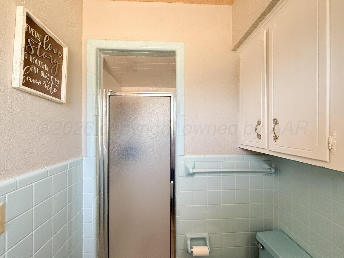 303 Cherry Street Claude, TX 79019 - Photo 24 of 32 Primary Bath-2