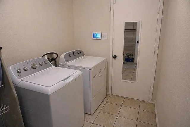 $360,000 | 911 Blue Sky Drive, Arlington, TX 76002