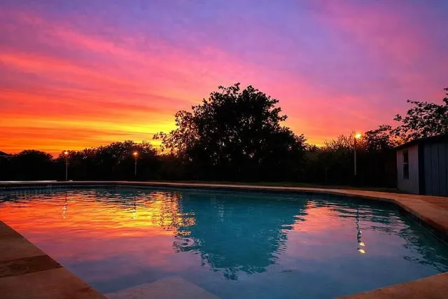 $360,000 | 911 Blue Sky Drive, Arlington, TX 76002